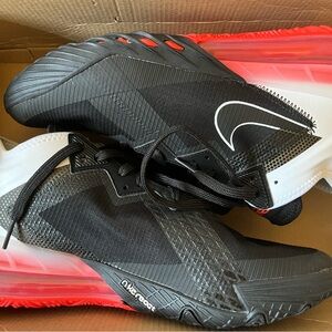 NIB Nike LeBron Low XVIII 18 Black/White/Crimson Red Size 12